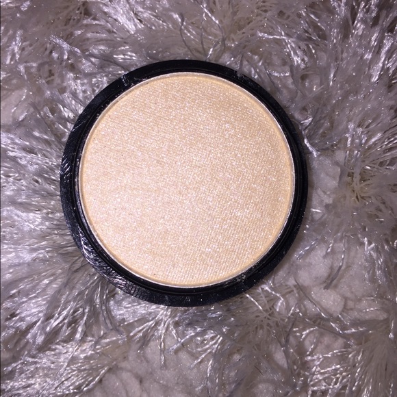 ELF Other - Brightening Eye Pot ELF Other - Brightening Eye Pot